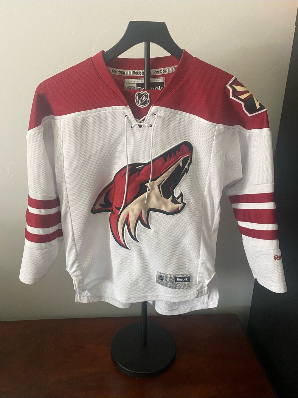 Reebok White & Red Kids Arizona Coyotes Hockey Jersey